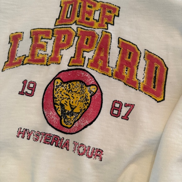 Pilcro Off-White Def Leppard Graphic Sweatshirt with Red & Yellow Logo - Picture 3 of 9